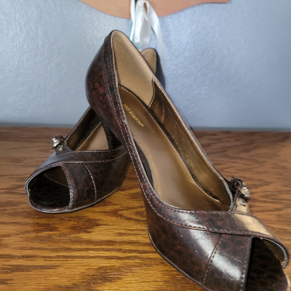 Dress shoes